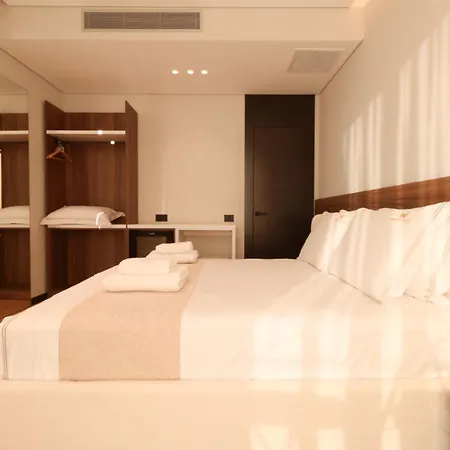 Monarc Otel Ksamil
