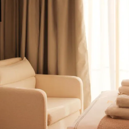 Monarc Otel Ksamil