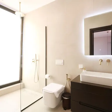 Monarc Otel Ksamil