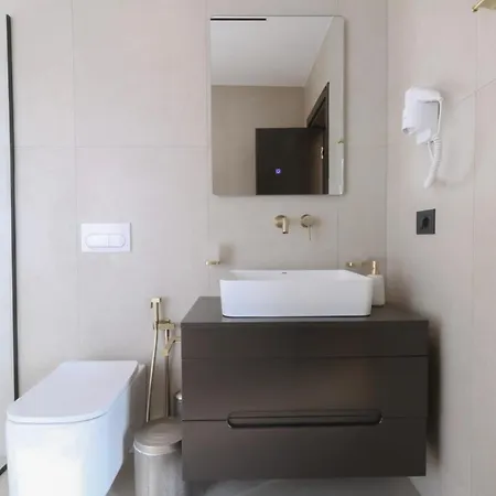 Monarc Otel Ksamil