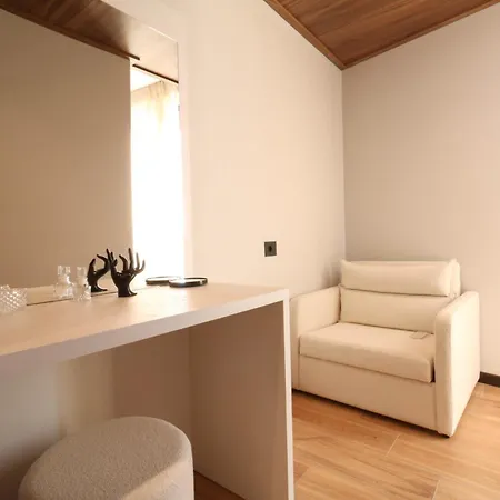 Monarc Otel Ksamil