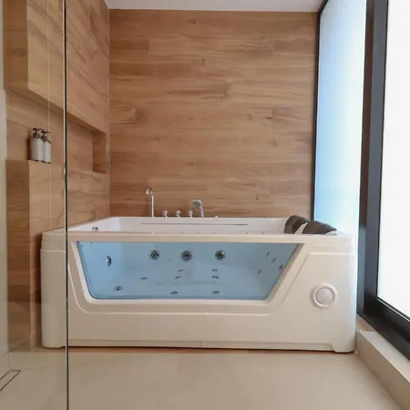 Monarc Otel 4*